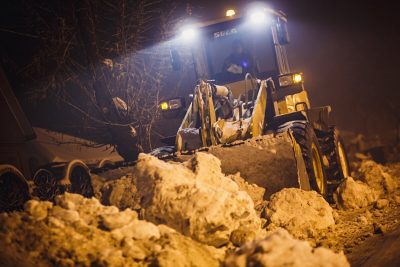 В Кемерове управляющую компанию оштрафовали на 50 тысяч рублей за невывоз снега