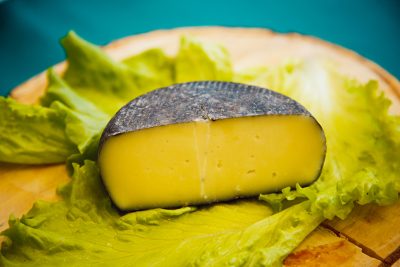 Кемеровский сельхозинститут принимает заказы на «Шахтёрский» сыр по 1300 за кило