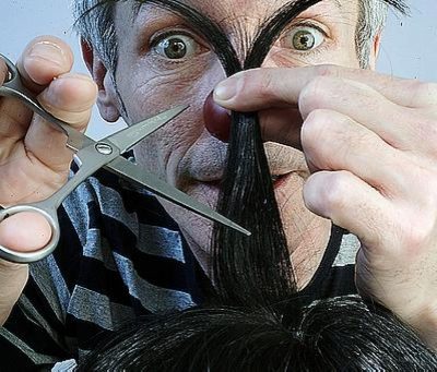 Кузбасские работодатели ищут парикмахера-вахтовика и витриниста