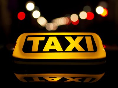 В Петербурге таксист заставил иностранца заплатить 16 тысяч рублей за 20 минут пути