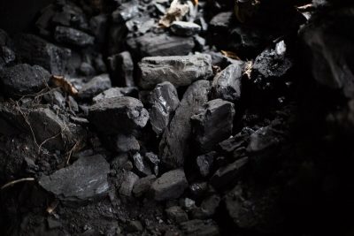 У кузбасского разреза арестовали уголь, скважину и технику на 14 миллионов