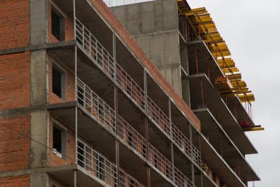 За год в Кузбассе доля убыточных строительных компаний выросла на треть