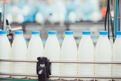 Бизнесмен отсудил у кемеровского оптовика более 12 миллионов за долги за молочку
