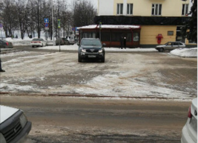 Кемеровского автомобилиста оштрафовали за поездку по Аллее Героев, попавшую на фото