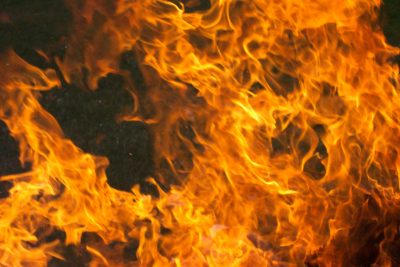 В Ленинске-Кузнецком при пожаре в жилом доме пострадали трое детей
