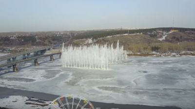Взрыв льда на Томи в Кемерове сняли с квадрокоптера