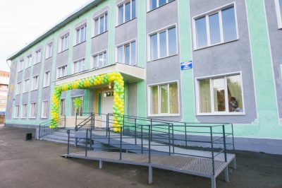 В Белове открыли отремонтированную после землетрясения 2013 года школу