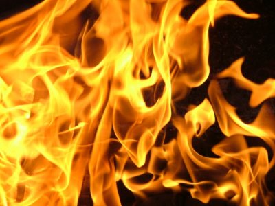 Игры детей закончились пожаром: мать из Кузбасса будут судить за гибель 3-летнего сына