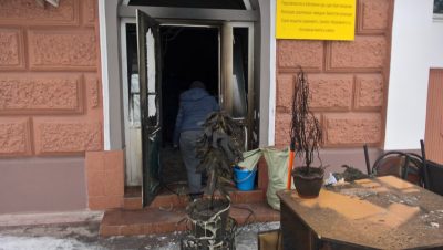 Ночью в центре Кемерова подожгли офис юридической компании