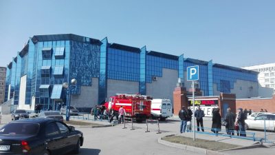 Персонал и посетителей кемеровского ТРК эвакуировали из-за подозрительного предмета