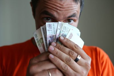 В Кузбассе осудили бизнесмена за дачу взятки сотруднику налоговой службы