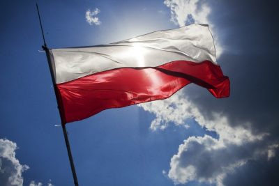 Польша осудила размещение табличек с именами погибших красноармейцев в Катыни