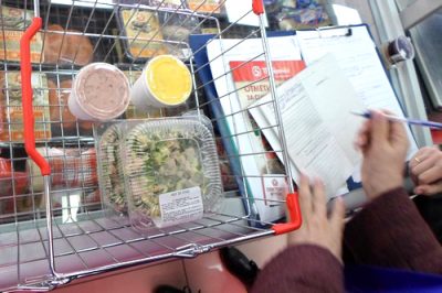 В Кемерове прошли предпраздничные рейды в продовольственных магазинах