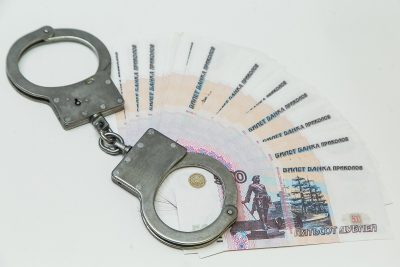 В Кузбассе осудили мошенников за кражу более двух миллионов рублей