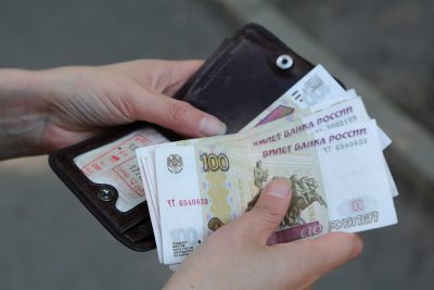 Кузбассовцы считают бедными тех, чей доход меньше 14 тысяч рублей
