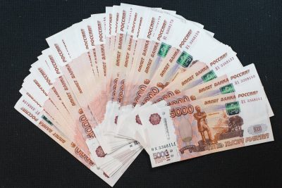 В Кузбассе экс-директора школы искусств обвиняют в мошенничестве на 2 млн рублей