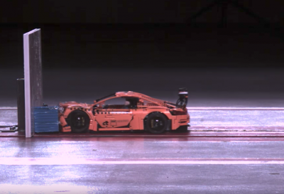 Видео: в Германии провели краш-тест Porsche 911 из конструктора