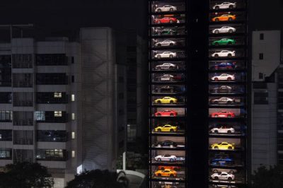 В Сингапуре построили 15-этажный автомат по продаже машин