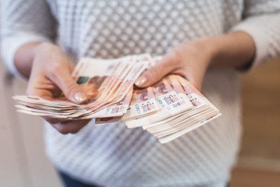 В Кузбассе за мошенничество осудили экс-сотрудницу налоговой службы