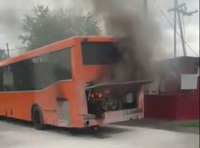 В Кемерове возле с.о. Денисово горел автобус