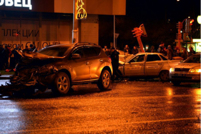 Водитель Nissan избежал срока за ДТП в Кемерове, в котором погибли двое студентов и водитель такси