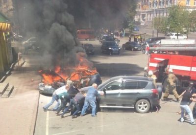 В центре Прокопьевска на парковке сгорел автомобиль