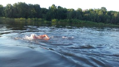 Двое кемеровчан устроили 100-километровый заплыв по Томи