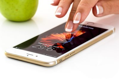 «Дочка» Apple будет ремонтировать iPhone в России
