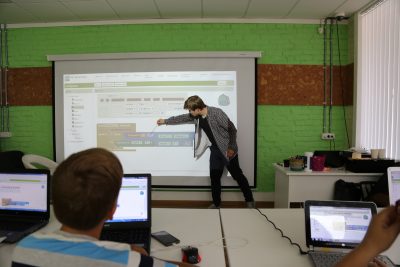 В кемеровском IT-офисе «ЭТО_» дети учатся программированию  