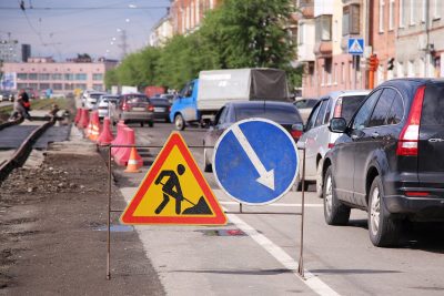 В Кемерове из-за ремонта дороге по одной полосе перекроют на трёх улицах