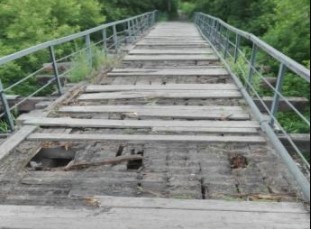 В Новокузнецке вандалы разрушили мост через реку Аба