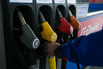 Эксперты сравнили цены на бензин в Кемерове с другими городами СФО