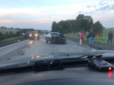 В Кузбассе на трассе в лобовом ДТП погиб пассажир ВАЗа