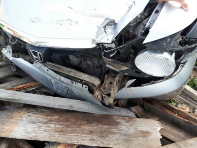 В Кемерове нетрезвый водитель иномарки снёс забор частного дома