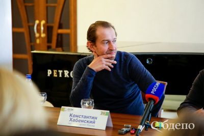 Константин Хабенский на пресс-конференции в Кемерове рассказал, что мог сыграть горняка