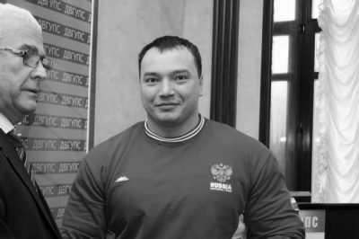 Чемпион мира по пауэрлифтингу Андрей Драчёв погиб в уличной драке в Хабаровске