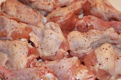 В Новокузнецке на оптовом складе нашли куриные полуфабрикаты с сальмоннелой