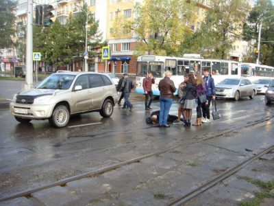 В Новокузнецке водитель Toyota RAV4 сбила пешехода