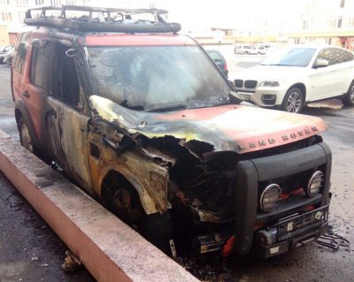 Кому принадлежит Land Rover Discovery, который сожгли в Ленинском районе Кемерова