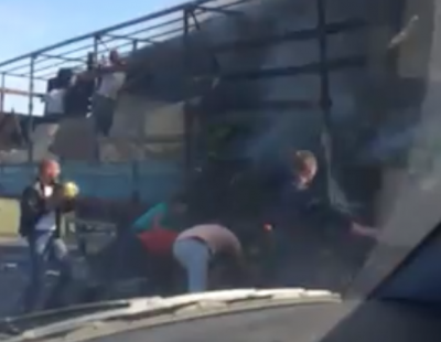 Кузбассовец снял на видео, как пожар в грузовике на трассе тушили арбузами