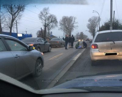 Фото: в Кемерове водитель Toyota сбил на зебре пенсионерку