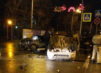 В Кемерове в тройном ДТП пострадали два человека, иномарка и две «Лады»