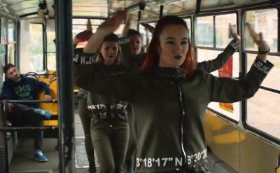 Новокузнечане устроили танцы в городском трамвае