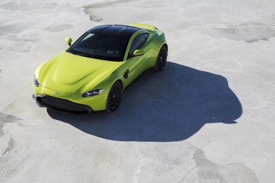 До «сотни» за 3,6 секунды: компания Aston Martin представила новое поколение Vantage