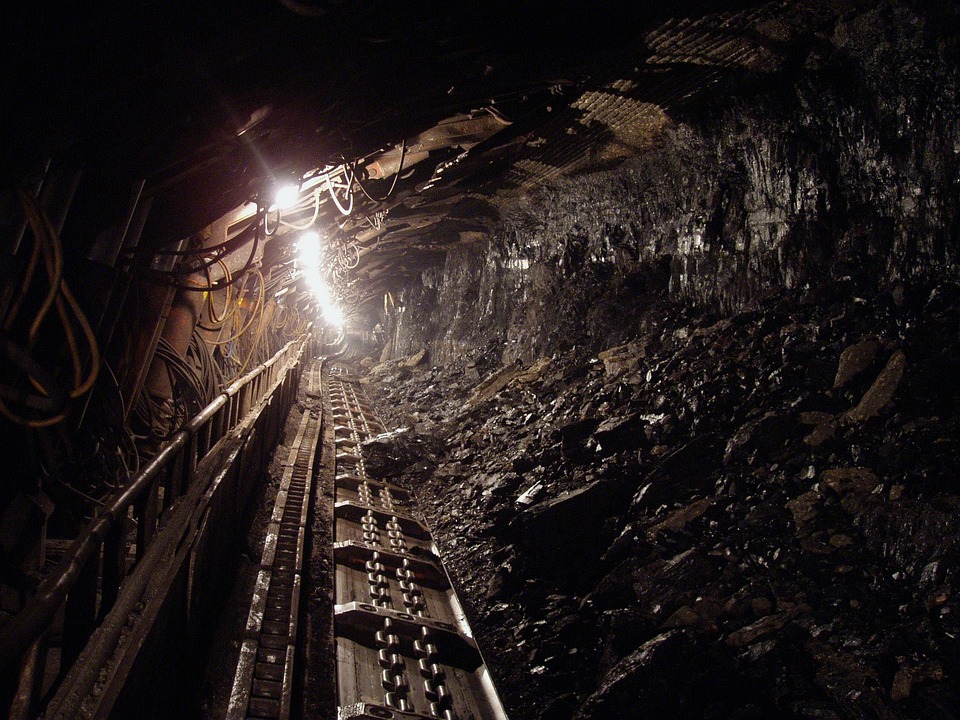 В Кузбассе остановили работы на опасном угольном разрезе
