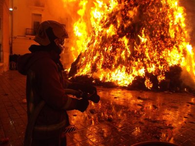 Ночью в Новокузнецке сгорел легковой автомобиль