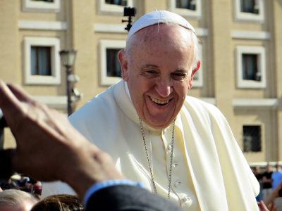 Папа Римский продаст на торгах подаренный ему Lamborghini