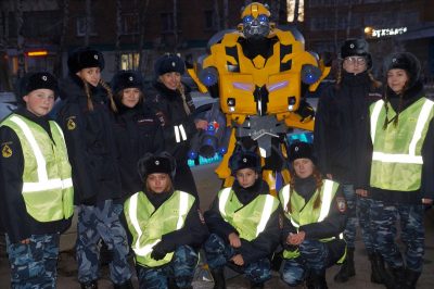 В Кузбассе трансформер помог полиции провести акцию, посвящённую ПДД