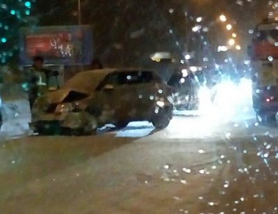 В Кемерове женщина за рулём Nissan устроила ДТП с двумя пострадавшими