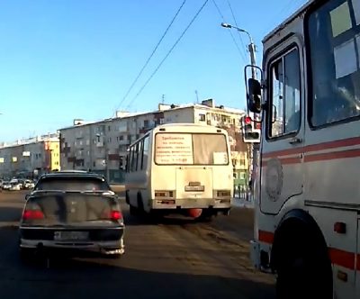 В Кузбассе двух водителей общественного транспорта оштрафовали за нарушение ПДД